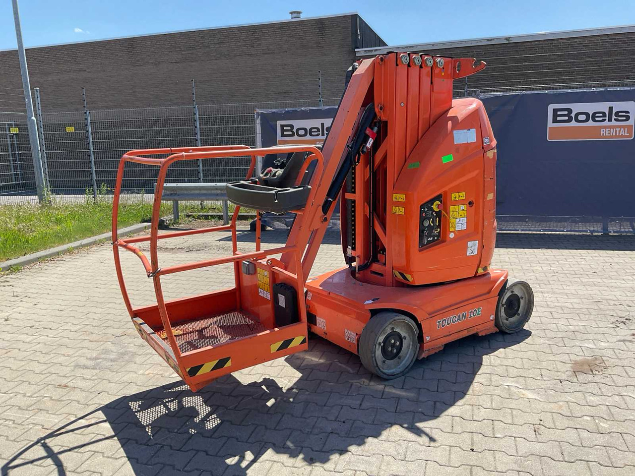 JLG Toucan 10E - Aerial platform: picture 2 JLG Toucan 10E - Aerial platform: picture 2