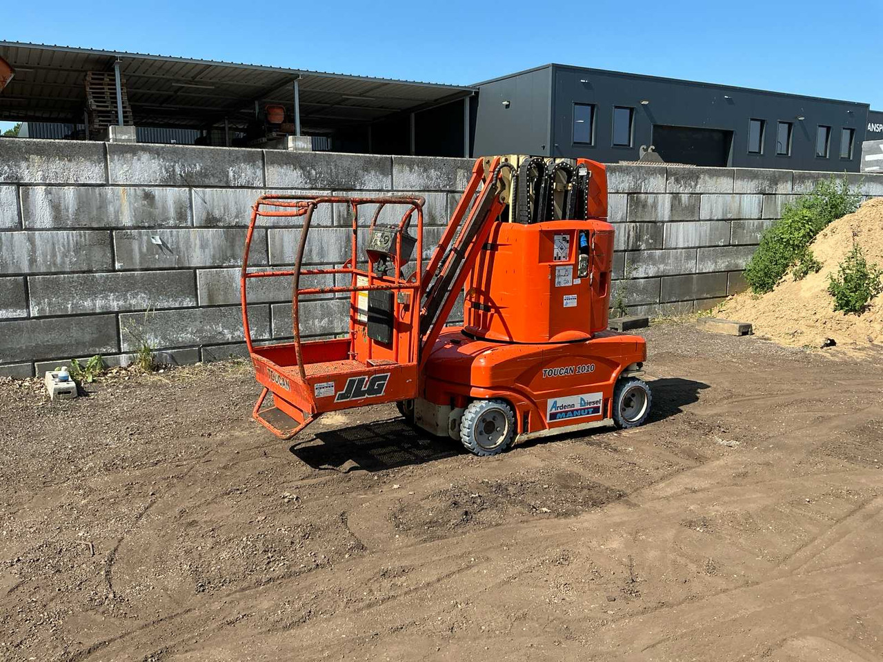 JLG Toucan1010 - Aerial platform: picture 1 JLG Toucan1010 - Aerial platform: picture 1