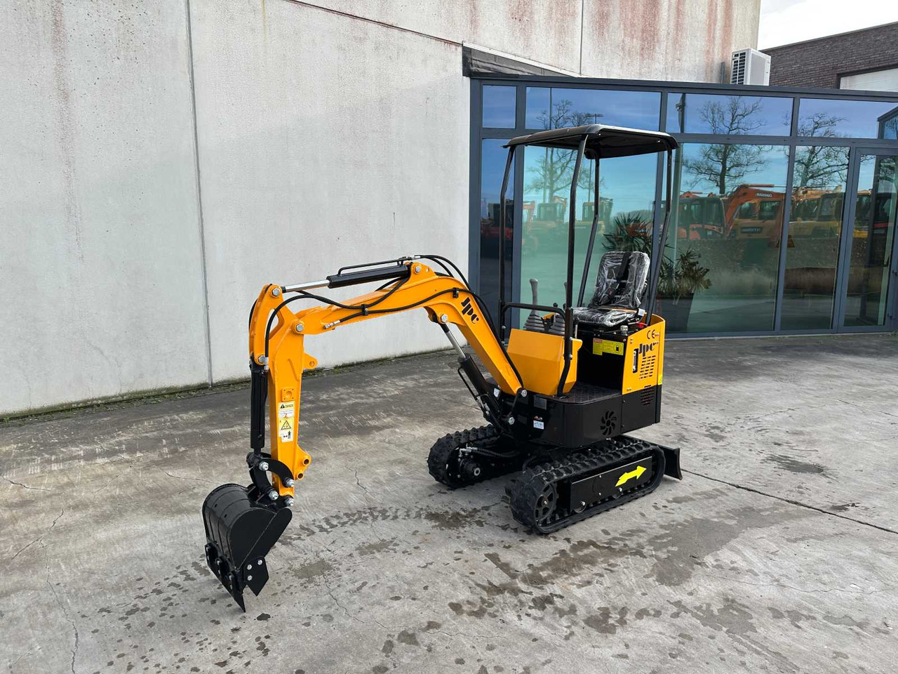JPC HT12 - Mini excavator: picture 1 JPC HT12 - Mini excavator: picture 1