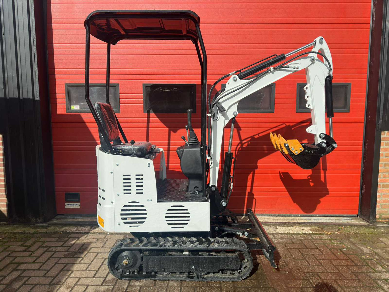 JPC KV12 - Mini excavator: picture 2 JPC KV12 - Mini excavator: picture 2