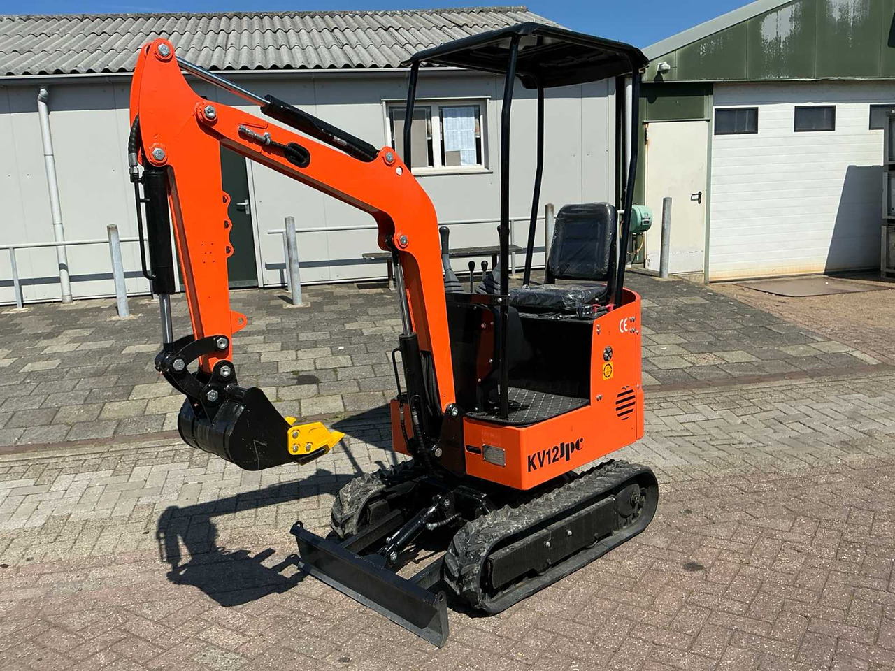 JPC KV12 - Mini excavator: picture 2 JPC KV12 - Mini excavator: picture 2
