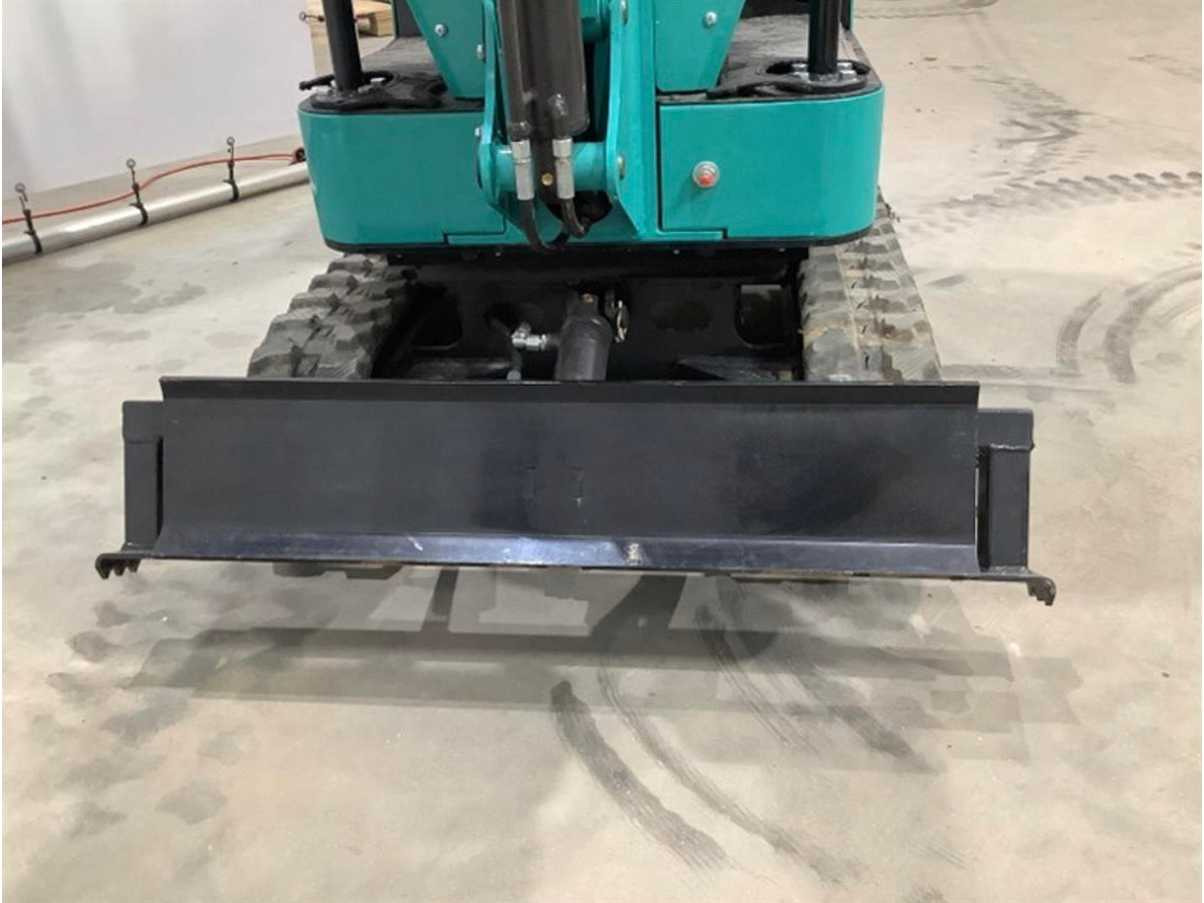 JPC PC 10 - Mini excavator: picture 3 JPC PC 10 - Mini excavator: picture 3