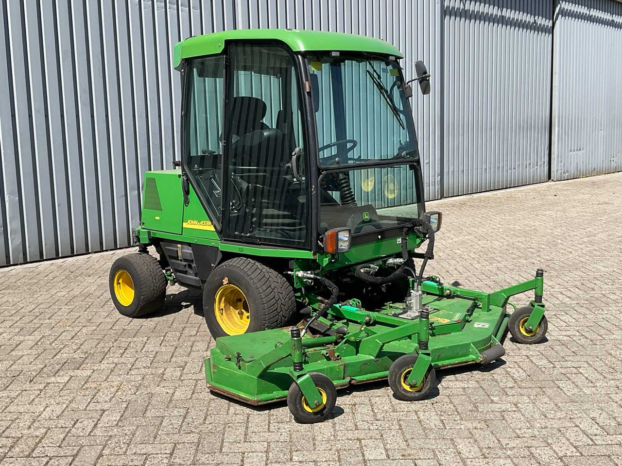 John Deere 1505 - Garden mower: picture 2 John Deere 1505 - Garden mower: picture 2