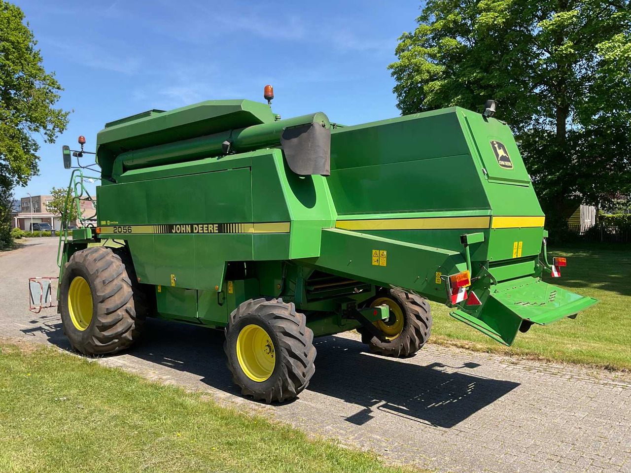 John Deere 2056 - Combine harvester: picture 3 John Deere 2056 - Combine harvester: picture 3