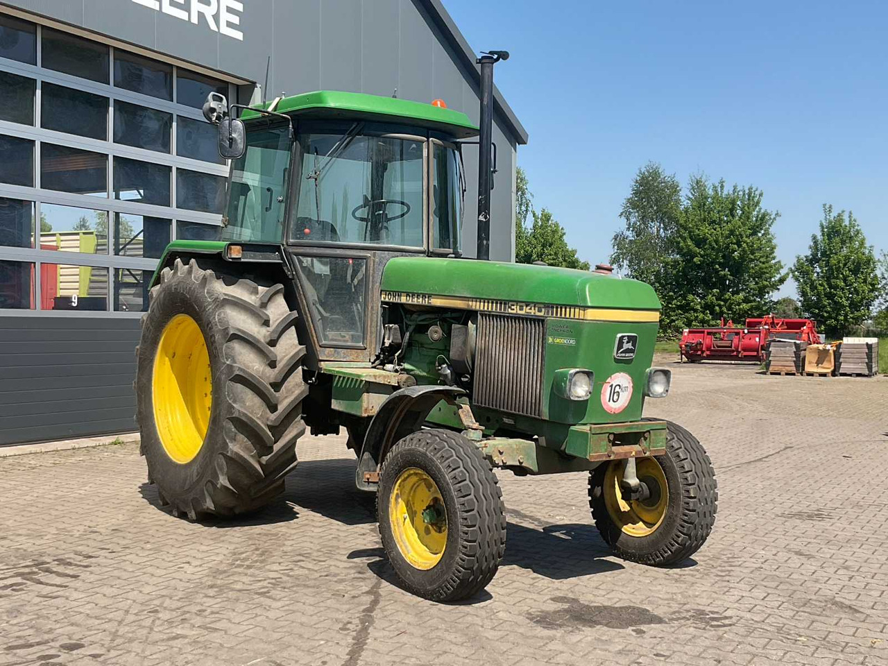 John Deere 3040 - Farm tractor: picture 4 John Deere 3040 - Farm tractor: picture 4
