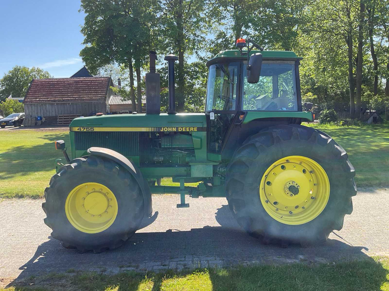 John Deere 4755 - Farm tractor: picture 3 John Deere 4755 - Farm tractor: picture 3