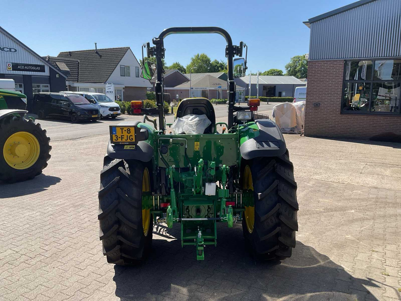 John Deere 5050E - Farm tractor: picture 5 John Deere 5050E - Farm tractor: picture 5