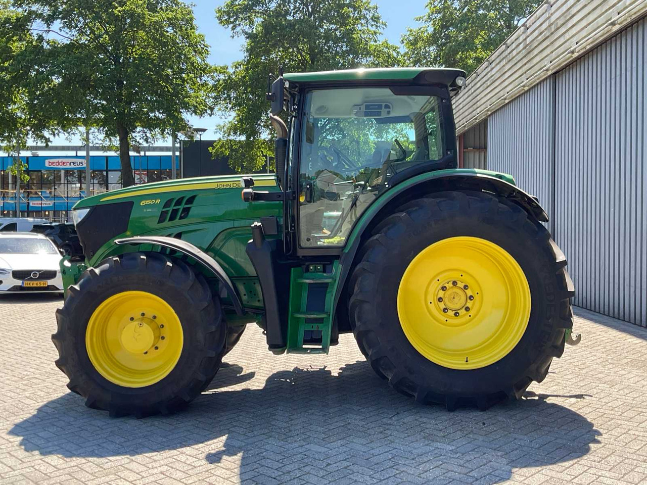 John Deere 6150 R - Farm tractor: picture 4 John Deere 6150 R - Farm tractor: picture 4