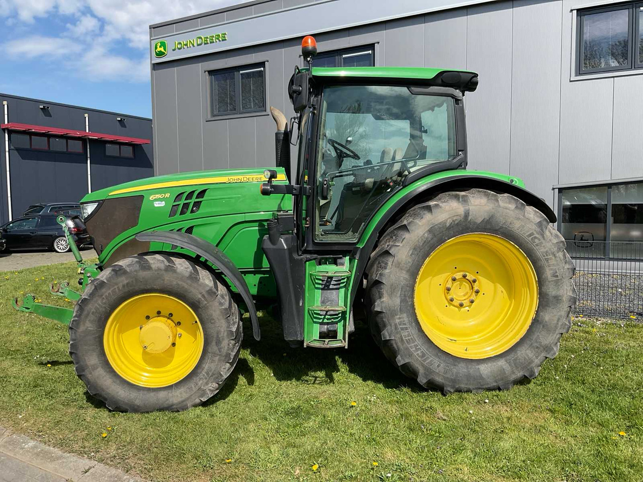 John Deere 6150R - Farm tractor: picture 2 John Deere 6150R - Farm tractor: picture 2