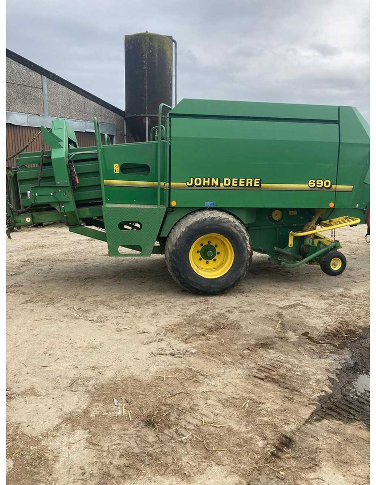 John Deere 690 - Square baler: picture 3 John Deere 690 - Square baler: picture 3