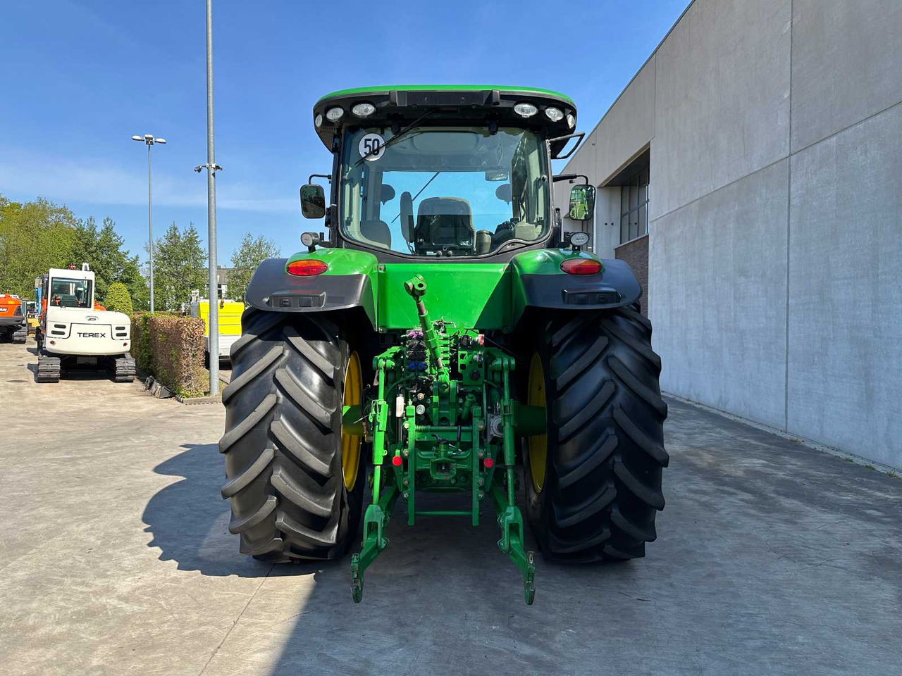 John Deere 7230R - Farm tractor: picture 5 John Deere 7230R - Farm tractor: picture 5