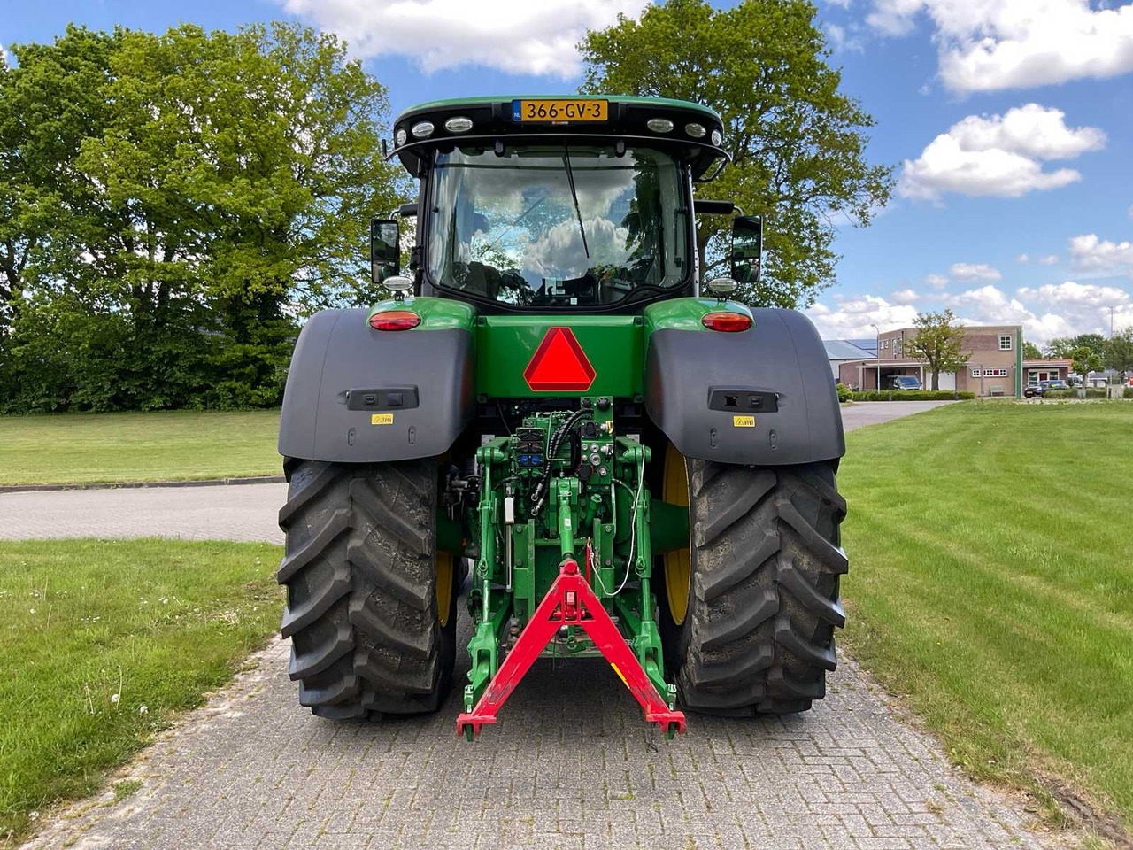 John Deere 7250R - Farm tractor: picture 4 John Deere 7250R - Farm tractor: picture 4