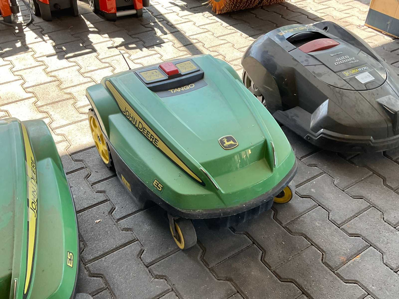 John Deere / Husqvarna - Garden mower: picture 4 John Deere / Husqvarna - Garden mower: picture 4