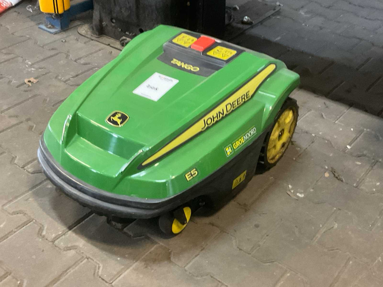 John Deere Tango E5 - Garden mower: picture 1 John Deere Tango E5 - Garden mower: picture 1