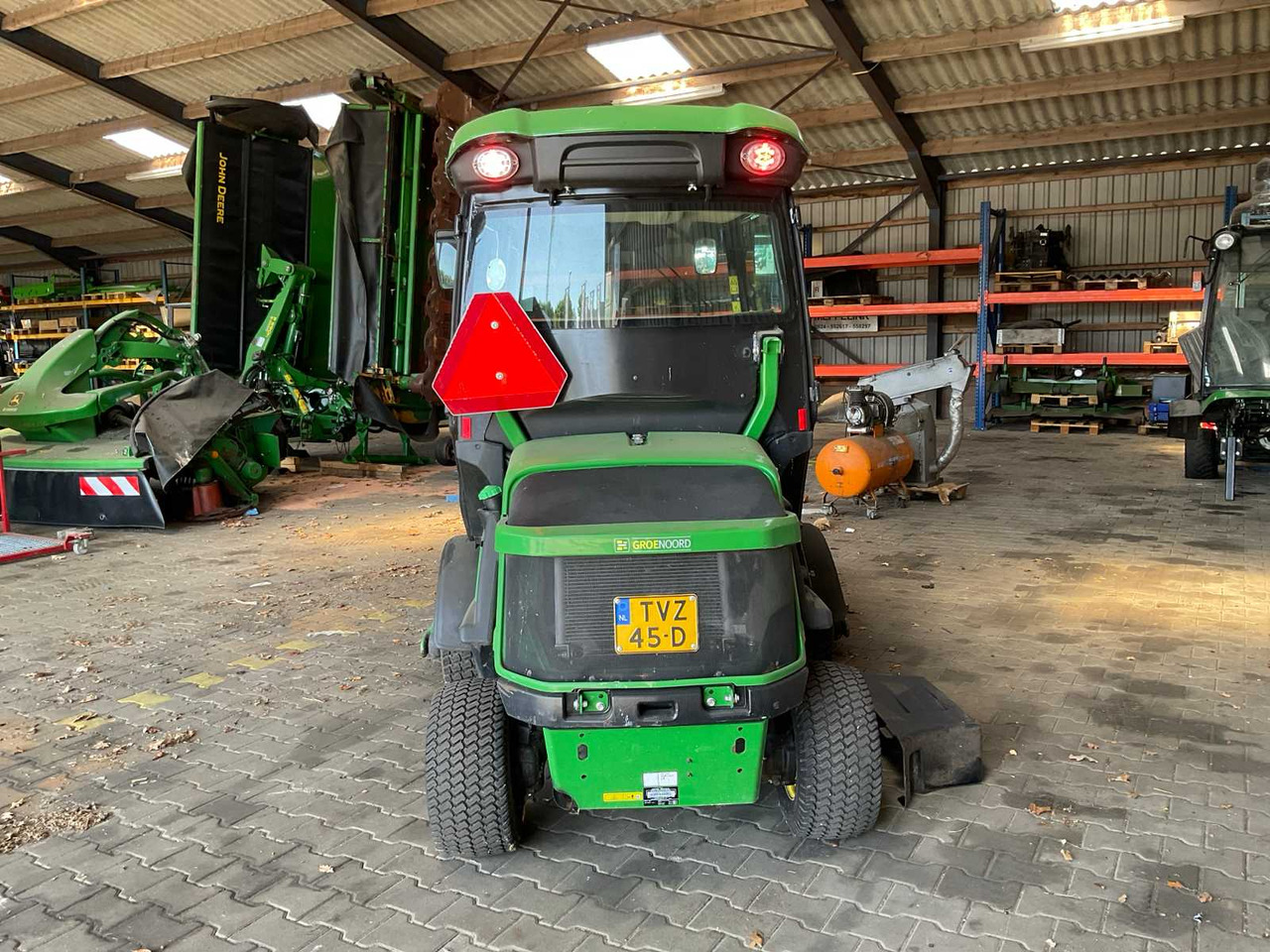 John deere 1585 TerrainCut - Garden mower: picture 4 John deere 1585 TerrainCut - Garden mower: picture 4