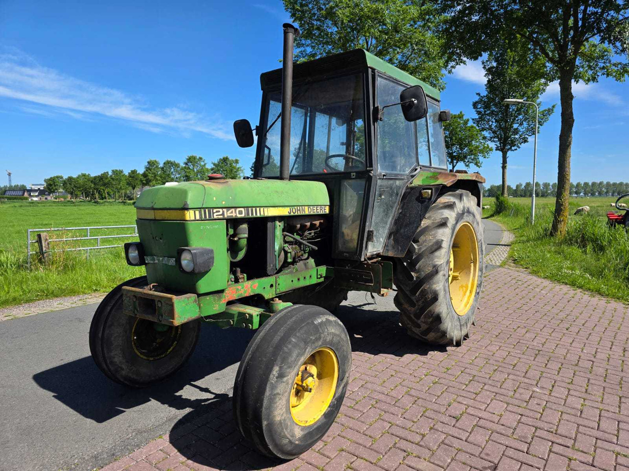 John deere 2140 - Farm tractor: picture 1 John deere 2140 - Farm tractor: picture 1