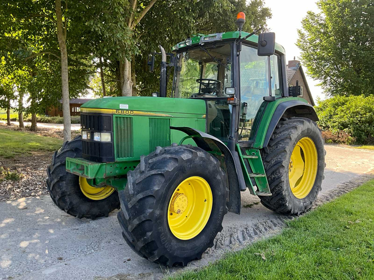 John deere 6800 - Farm tractor: picture 1 John deere 6800 - Farm tractor: picture 1
