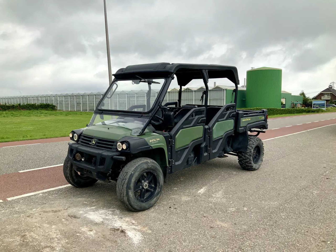 John deere Gator XUV 4x4 IRS - Municipal tractor: picture 1 John deere Gator XUV 4x4 IRS - Municipal tractor: picture 1