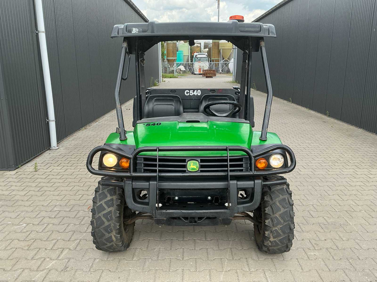 John deere XUV855D - Farm trailer: picture 2 John deere XUV855D - Farm trailer: picture 2