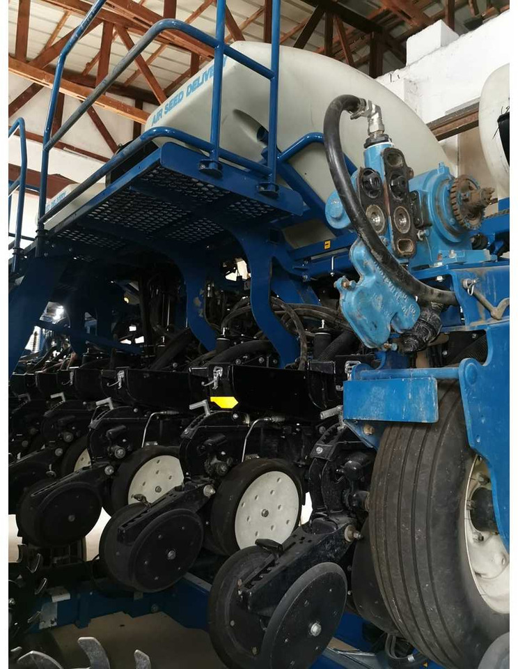 KINZE - Sowing equipment: picture 1 KINZE - Sowing equipment: picture 1