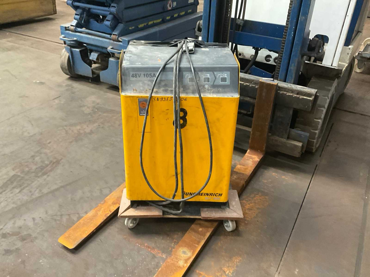 KOMATSU FORKLIFT - Forklift: picture 3 KOMATSU FORKLIFT - Forklift: picture 3