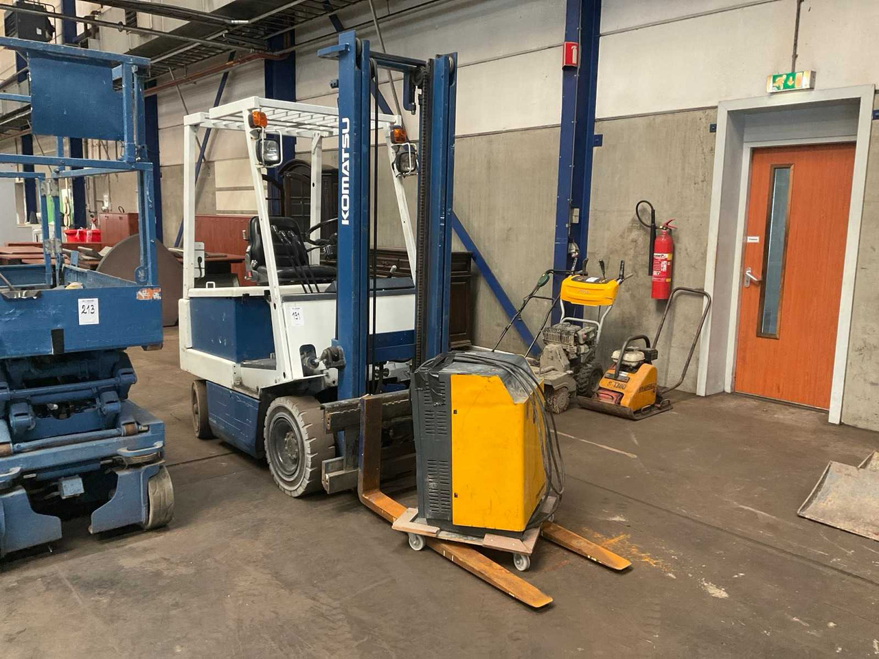 KOMATSU FORKLIFT - Forklift: picture 1 KOMATSU FORKLIFT - Forklift: picture 1