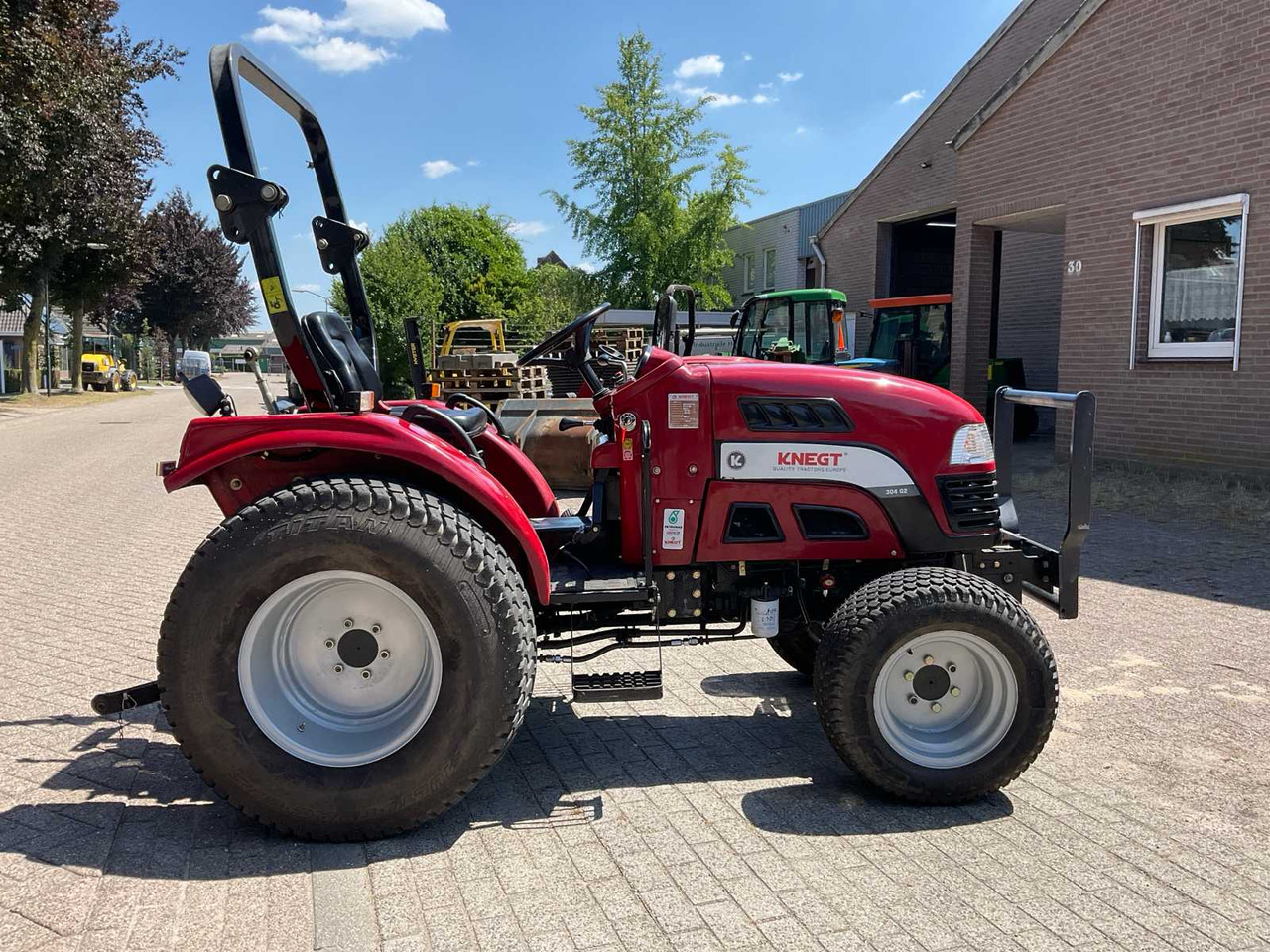 Knegt DF 304 G2 - Compact tractor: picture 4 Knegt DF 304 G2 - Compact tractor: picture 4