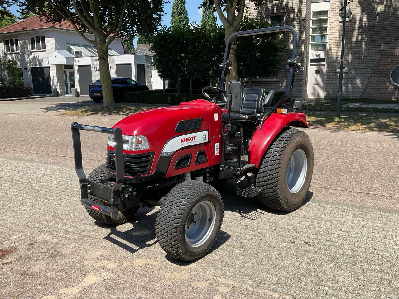 Knegt DF 304 G2 - Compact tractor: picture 1 Knegt DF 304 G2 - Compact tractor: picture 1