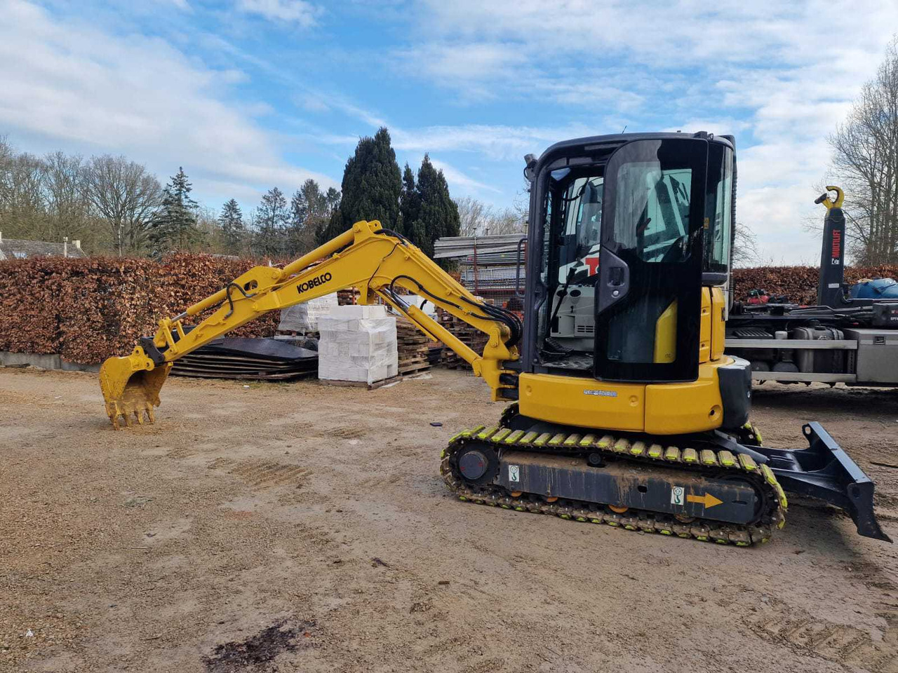 Kobelco SK35SR-6 - Crawler excavator: picture 3 Kobelco SK35SR-6 - Crawler excavator: picture 3