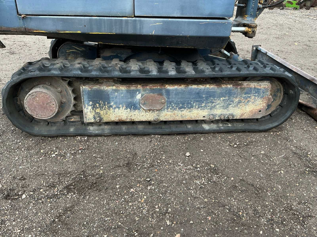 Mini excavator Komatsu PC 10-6: picture 11