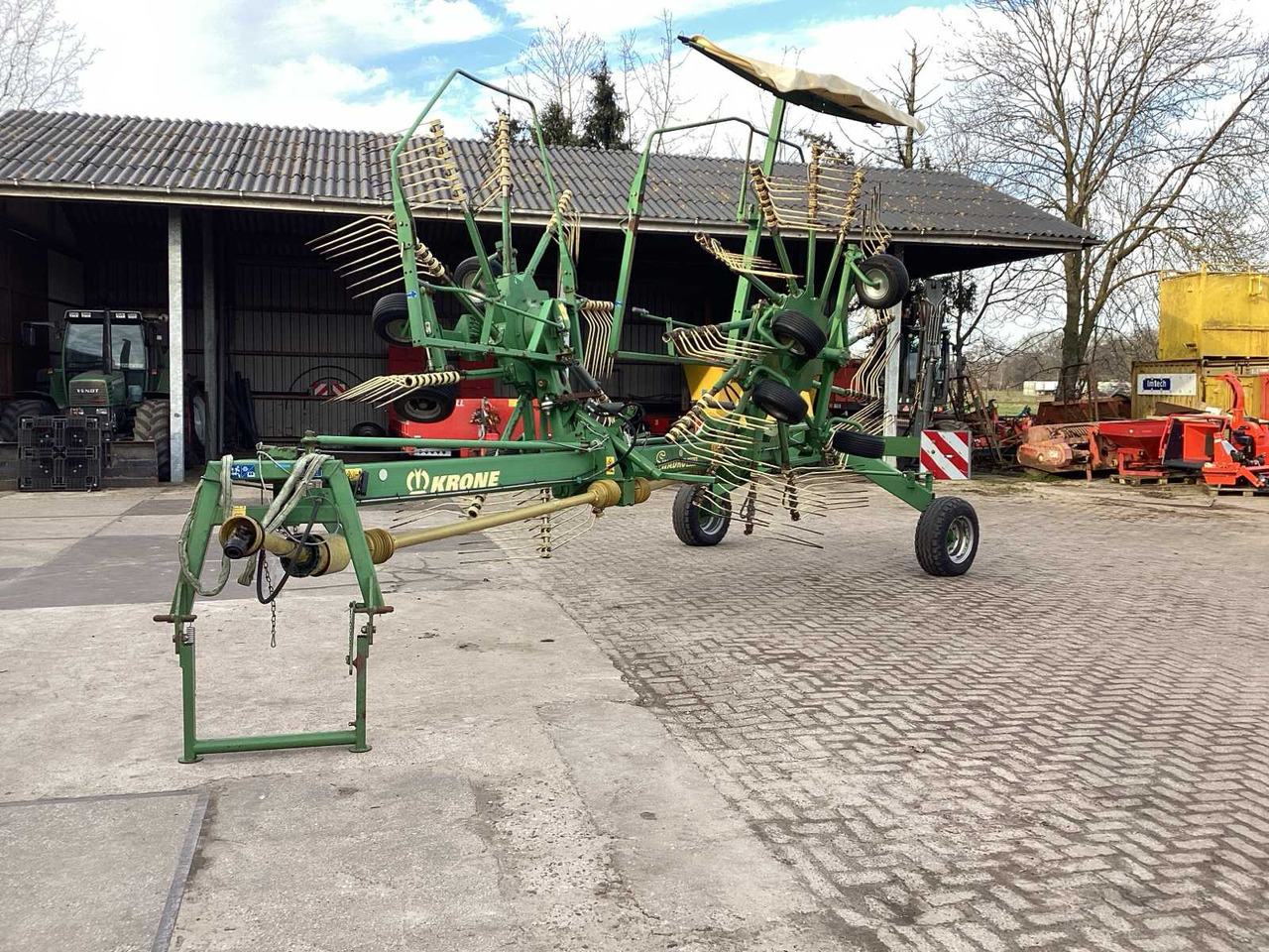 Krone SWADRO - Hay and forage equipment: picture 1 Krone SWADRO - Hay and forage equipment: picture 1