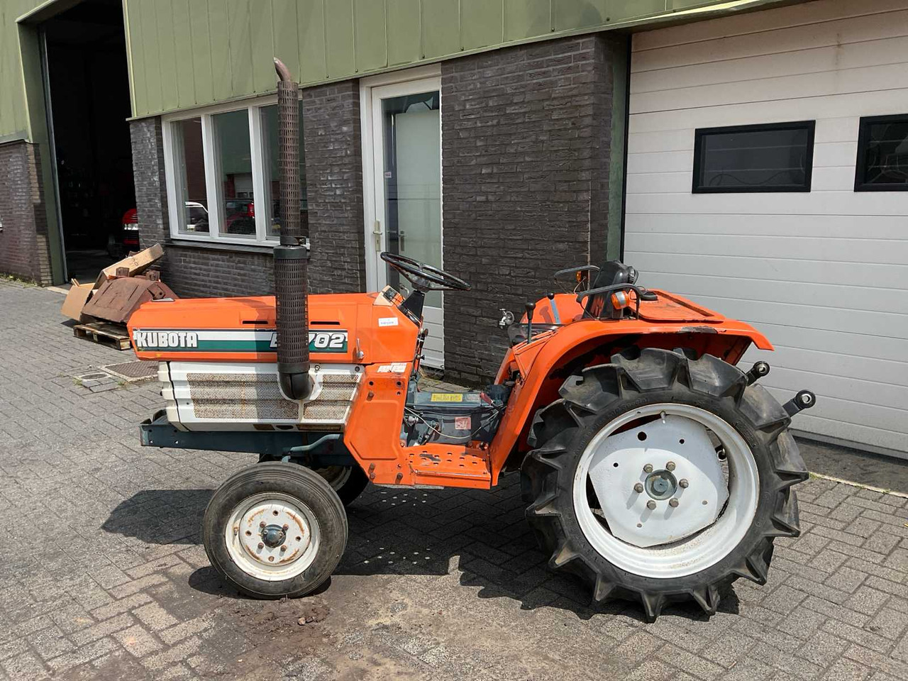 Kubota B1702 - Compact tractor: picture 2 Kubota B1702 - Compact tractor: picture 2