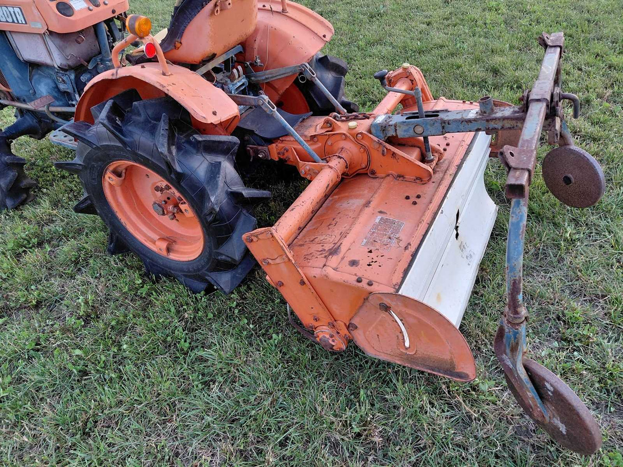 Kubota B7001 - Compact tractor: picture 5 Kubota B7001 - Compact tractor: picture 5