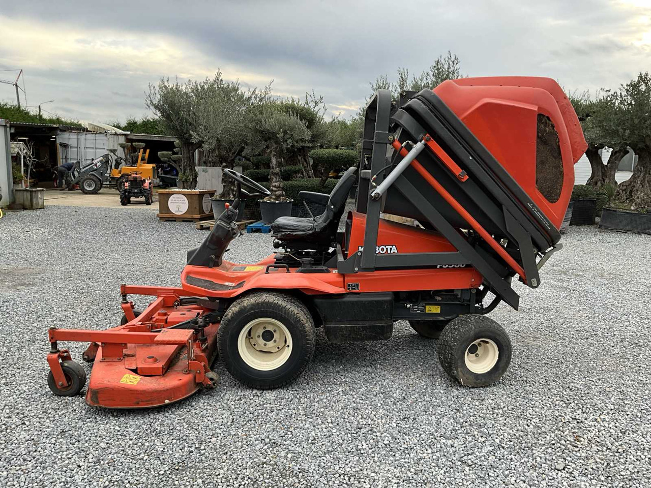Kubota F3560 - Garden mower: picture 2 Kubota F3560 - Garden mower: picture 2