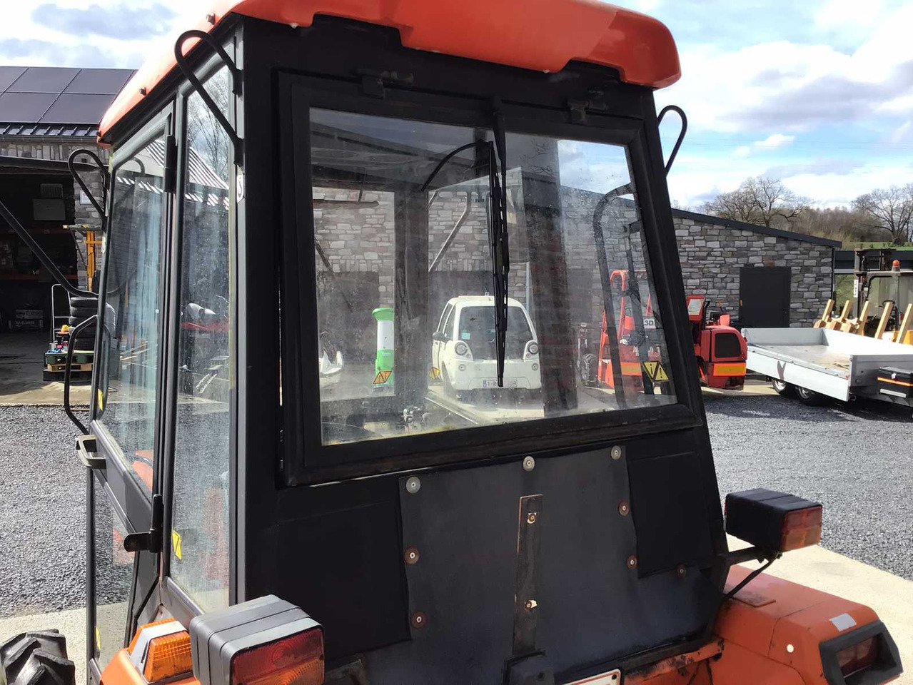 Kubota L1 24 - Farm tractor: picture 5 Kubota L1 24 - Farm tractor: picture 5
