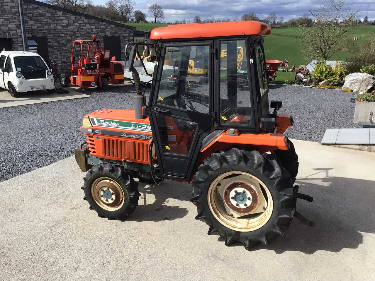 Kubota L1 24 - Farm tractor: picture 4 Kubota L1 24 - Farm tractor: picture 4