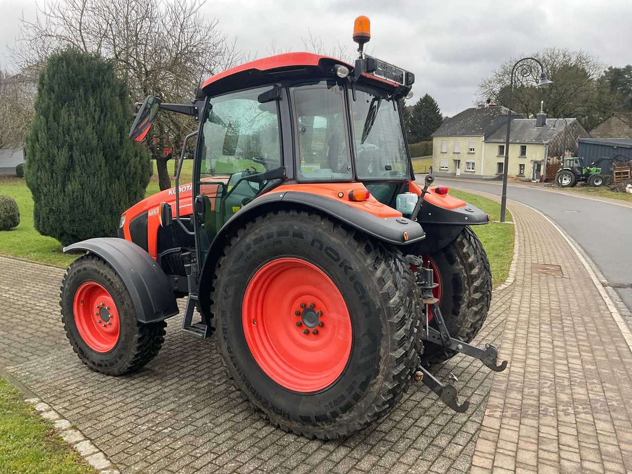 Kubota M5111 - Farm tractor: picture 3 Kubota M5111 - Farm tractor: picture 3