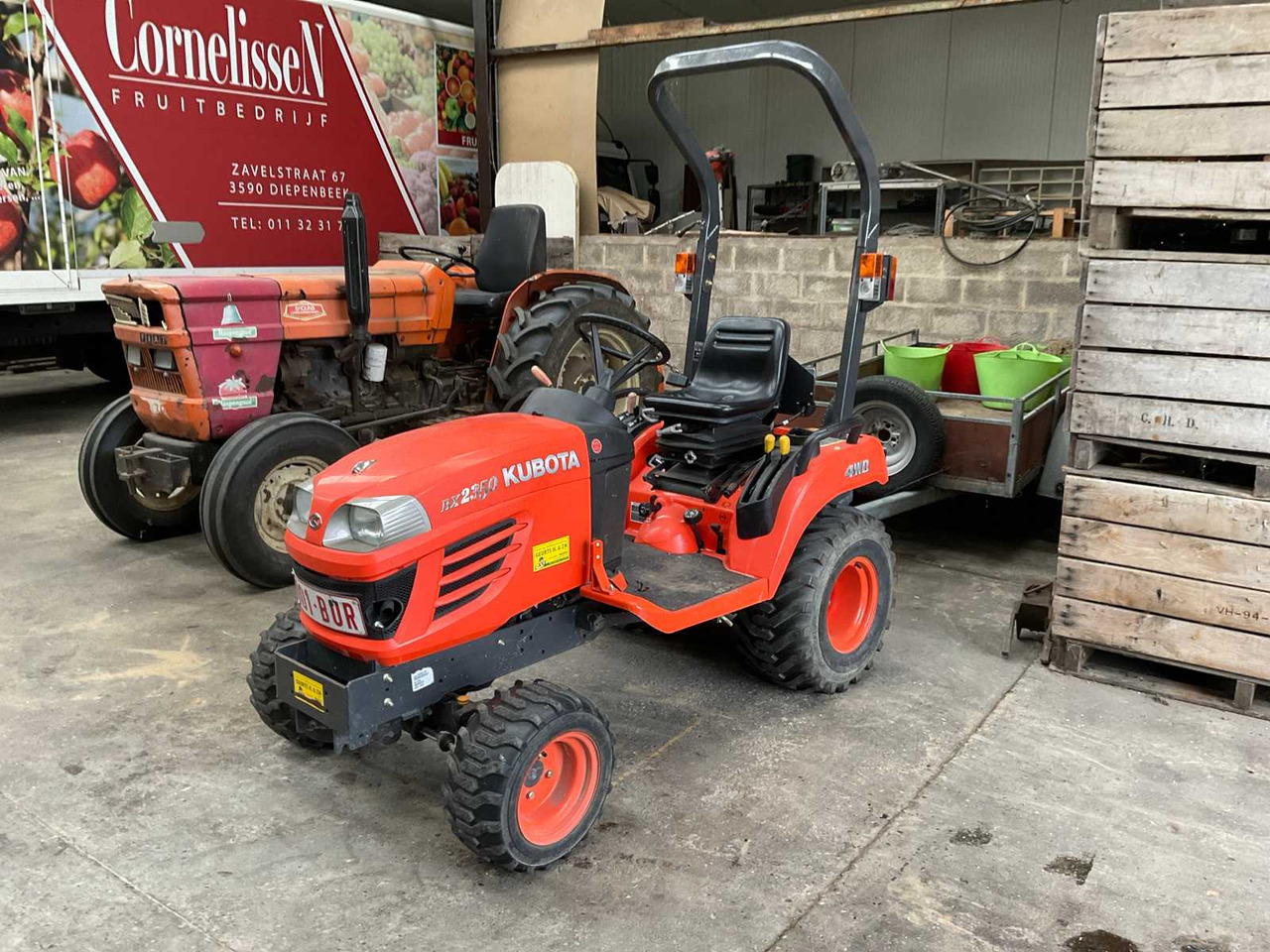 Kubota RX2350 - Compact tractor: picture 1 Kubota RX2350 - Compact tractor: picture 1