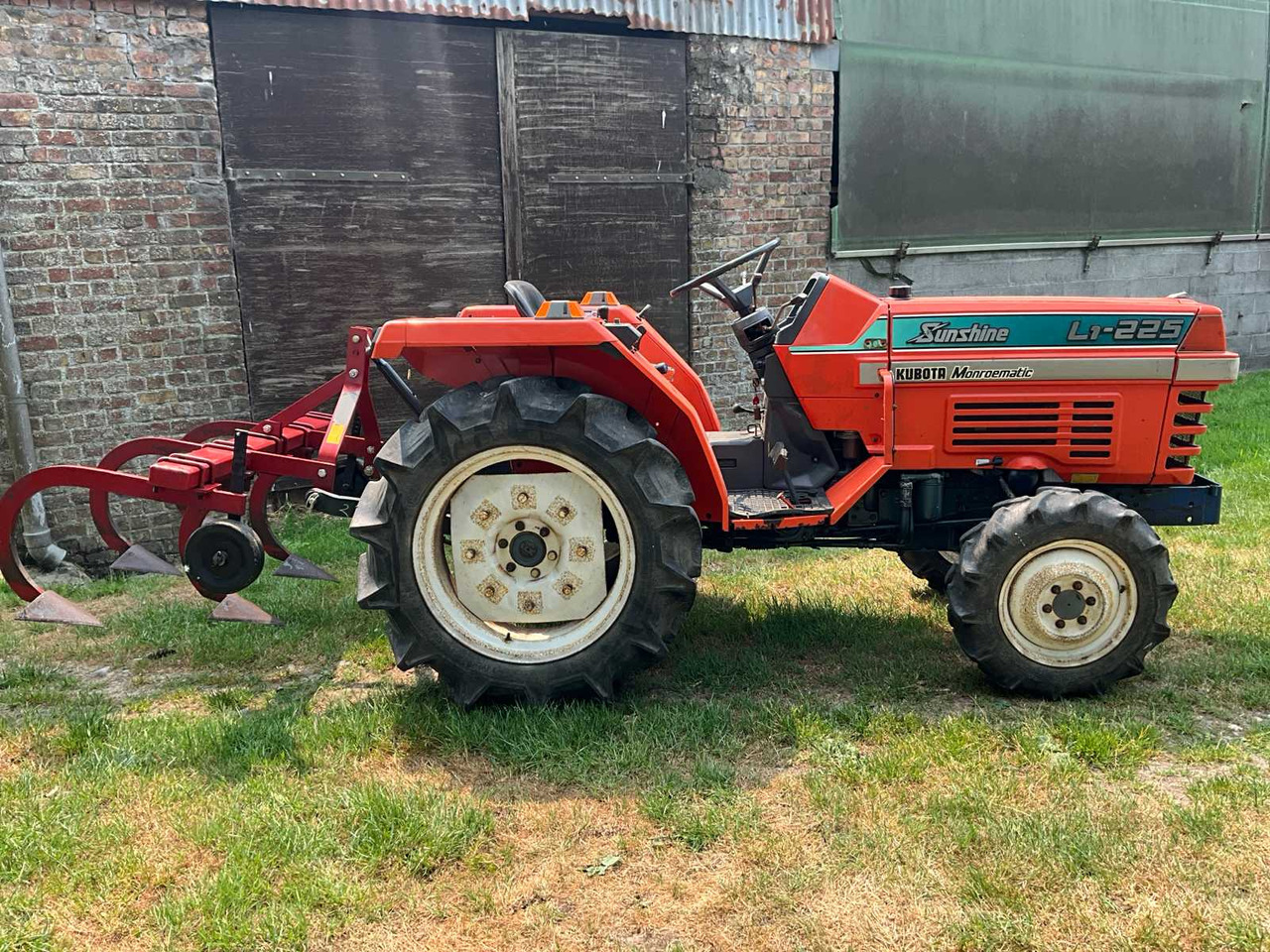 Kubota Sunshine L1-225 - Compact tractor: picture 4 Kubota Sunshine L1-225 - Compact tractor: picture 4