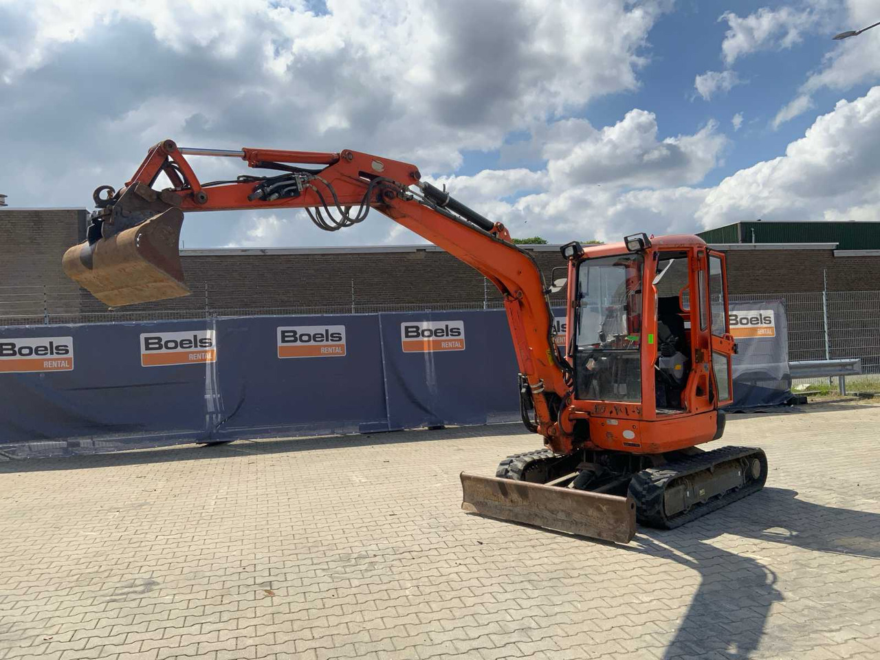 Kubota U35-3A3 - Mini excavator: picture 2 Kubota U35-3A3 - Mini excavator: picture 2