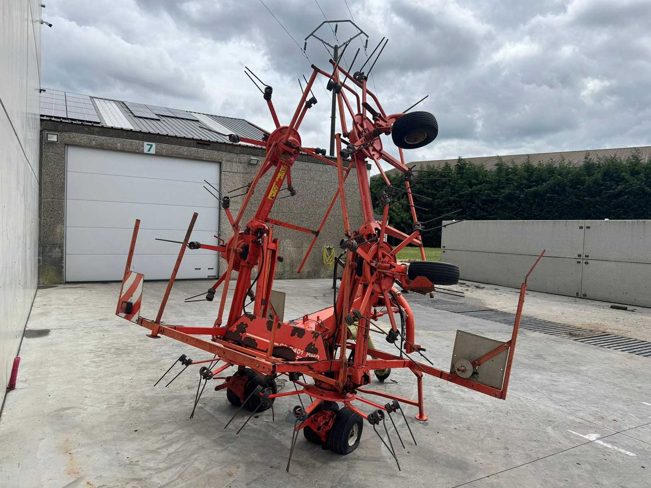 Kuhn GF640 - Hay and forage equipment: picture 5 Kuhn GF640 - Hay and forage equipment: picture 5