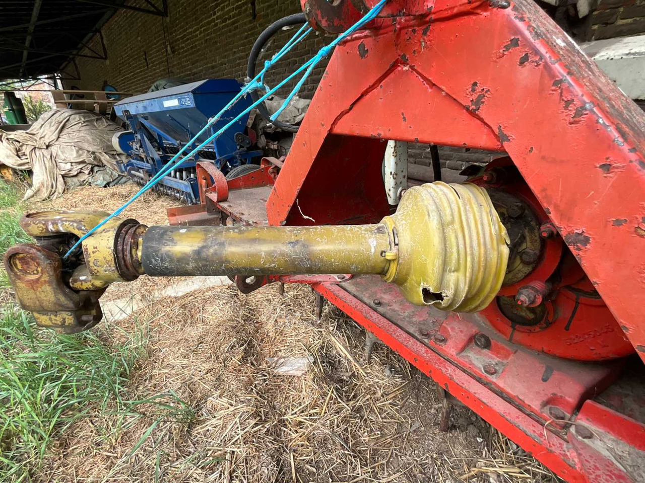 Kuhn HR300 - Power harrow: picture 5 Kuhn HR300 - Power harrow: picture 5