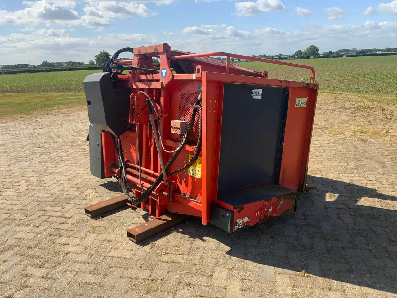 Kuhn Polytrok PK2050 - Livestock equipment: picture 2 Kuhn Polytrok PK2050 - Livestock equipment: picture 2