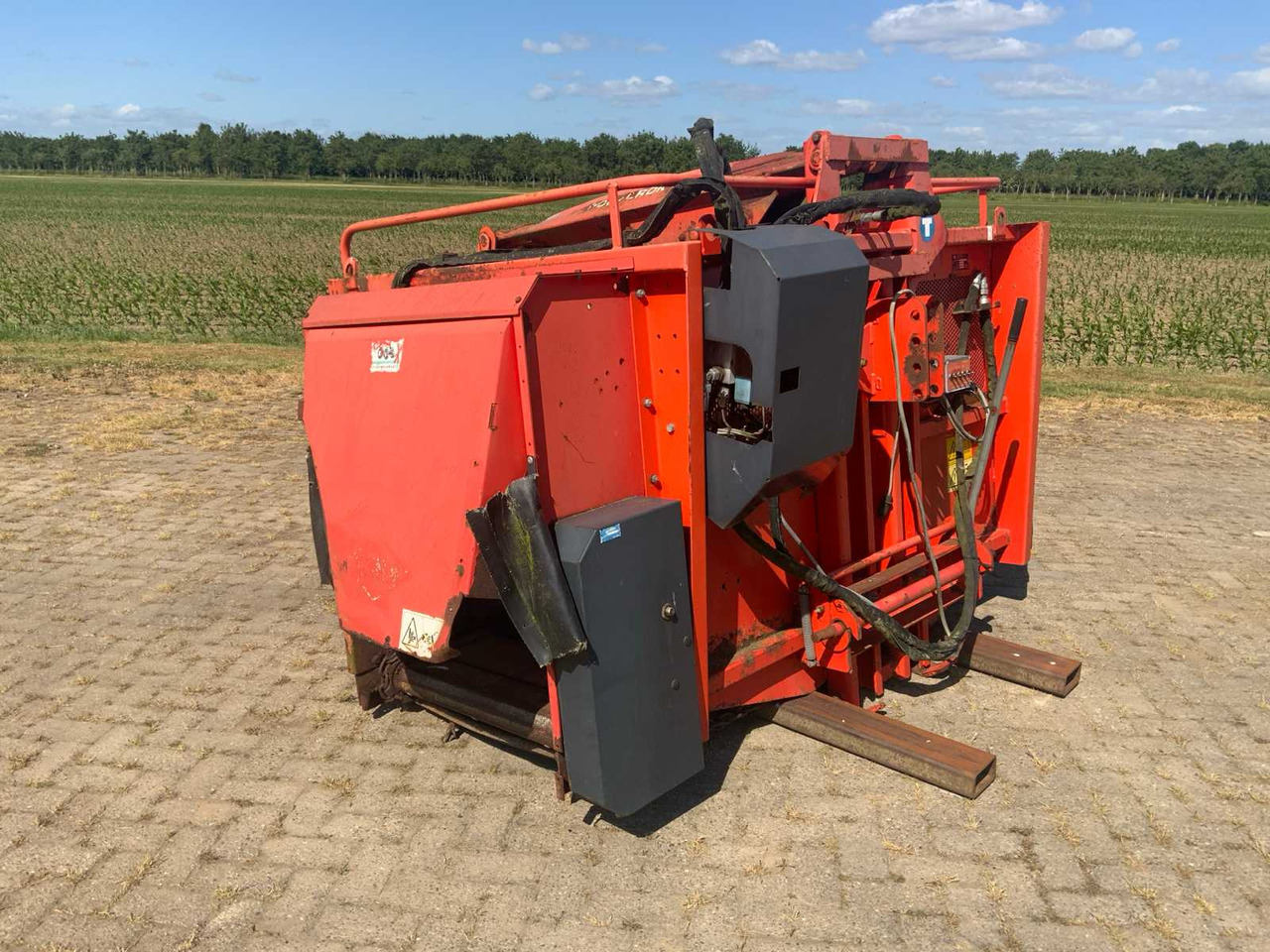 Kuhn Polytrok PK2050 - Livestock equipment: picture 4 Kuhn Polytrok PK2050 - Livestock equipment: picture 4