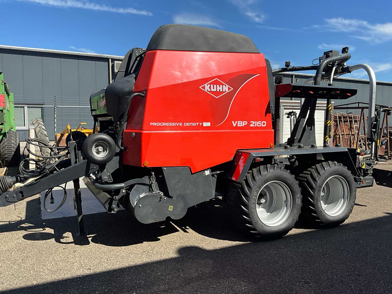 Kuhn VBP 2160 - Round baler: picture 4 Kuhn VBP 2160 - Round baler: picture 4