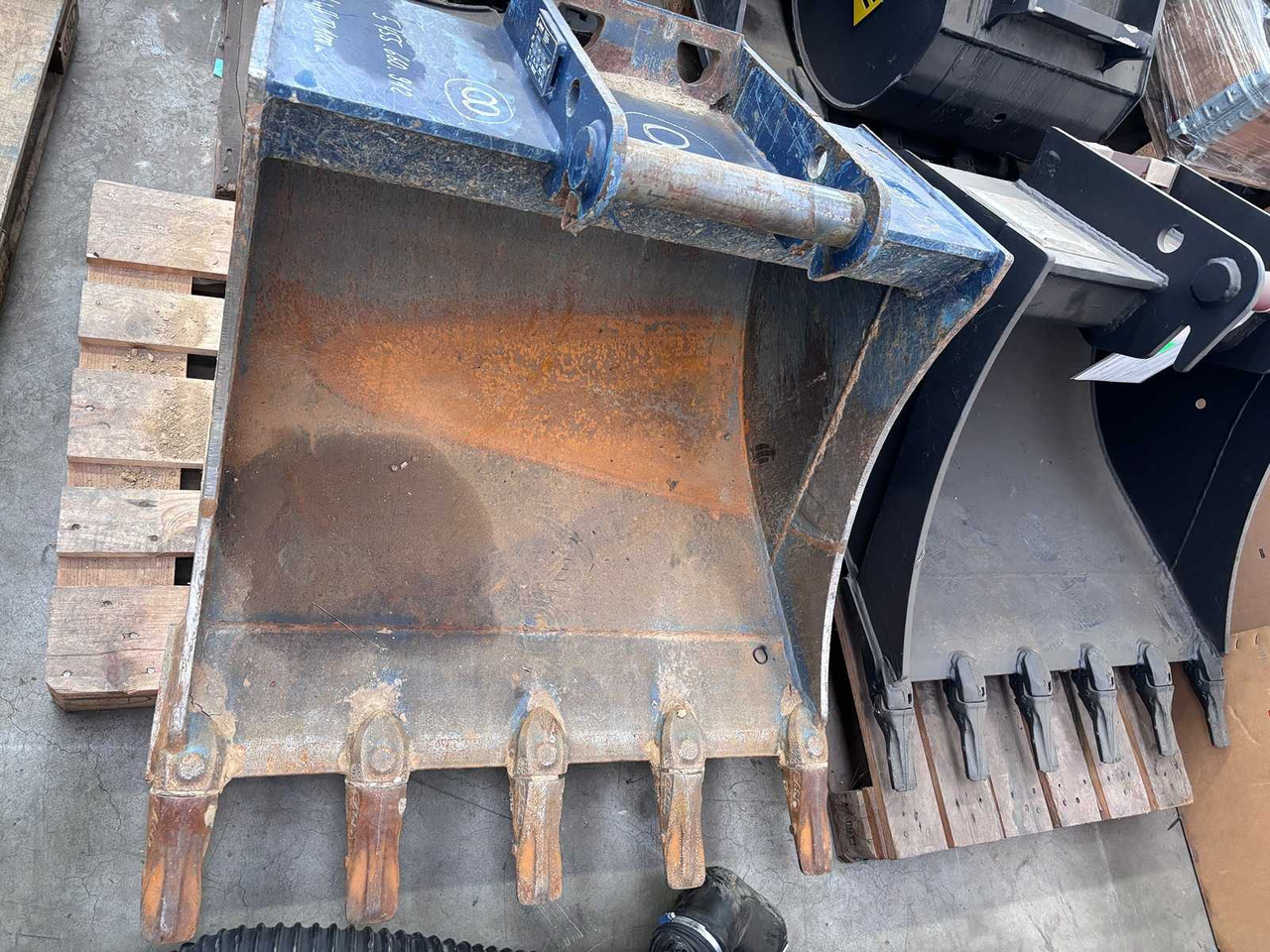 LEHNHOFF - CTL10 - 2016 - LOW SPOON 1000 MM WIDE, SW MS08 - Wheel loader: picture 3 LEHNHOFF - CTL10 - 2016 - LOW SPOON 1000 MM WIDE, SW MS08 - Wheel loader: picture 3