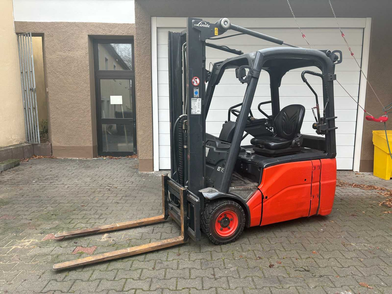 LINDE E16-01 E386 - 3-WHEEL FORKLIFT (YEAR 2014) - Forklift: picture 1 LINDE E16-01 E386 - 3-WHEEL FORKLIFT (YEAR 2014) - Forklift: picture 1