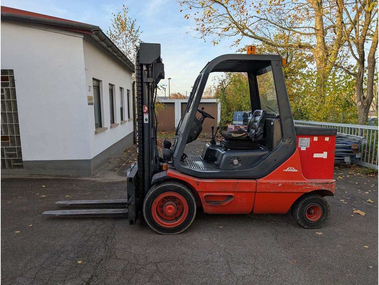 LINDE - E40P - 1995 - ELECTRIC FORKLIFT - Forklift: picture 3 LINDE - E40P - 1995 - ELECTRIC FORKLIFT - Forklift: picture 3