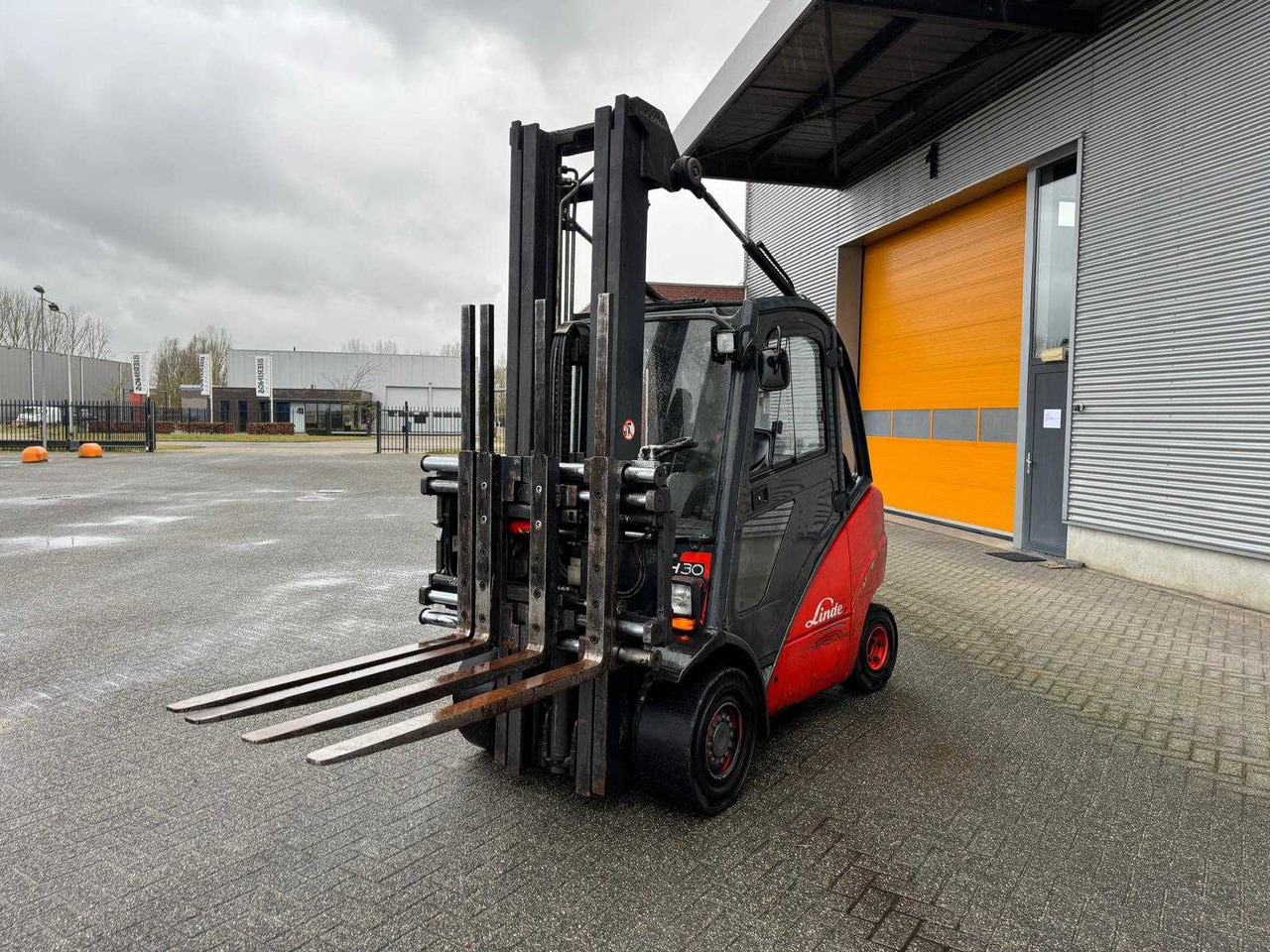 LINDE - H30 - FORKLIFT TRUCKS - 2006 - Forklift: picture 2 LINDE - H30 - FORKLIFT TRUCKS - 2006 - Forklift: picture 2