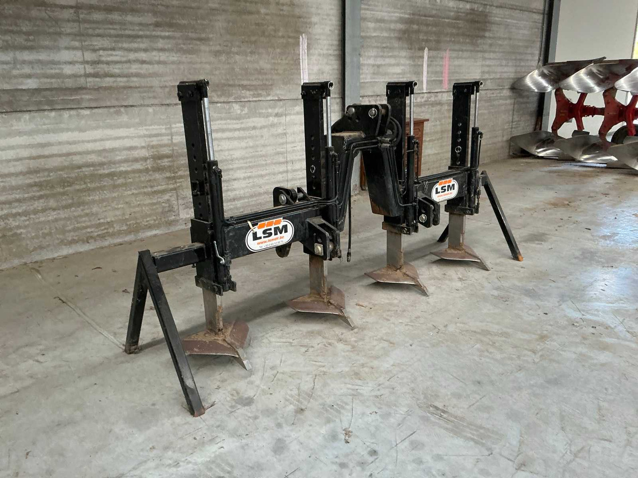 LSM 300P - Subsoiler: picture 3 LSM 300P - Subsoiler: picture 3